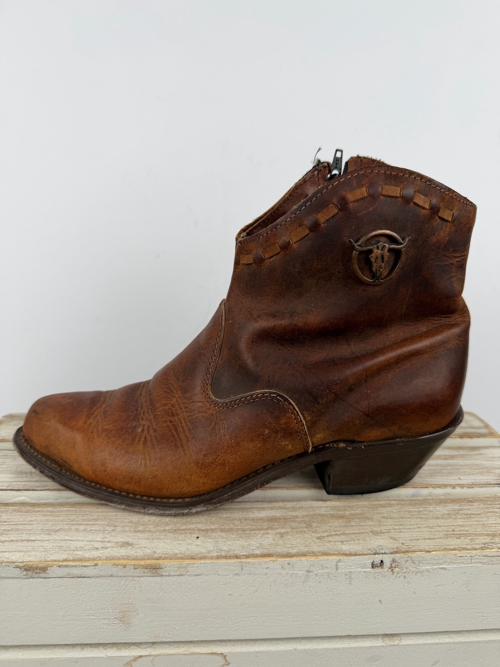Capezio vintage leather western ankle boots longhorn concho detail size 7.5-8